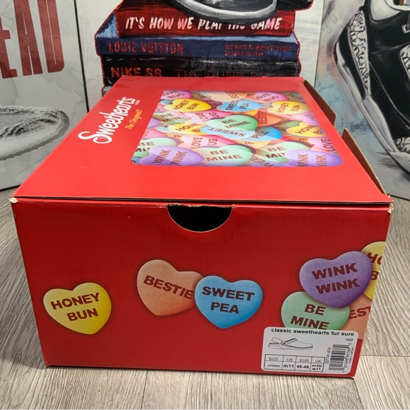 Crocs SWEETHEARTS Collab Mens Size 11 Hearts Valentines Shoes Clogs Red Fuzzy - Picture 5 of 11